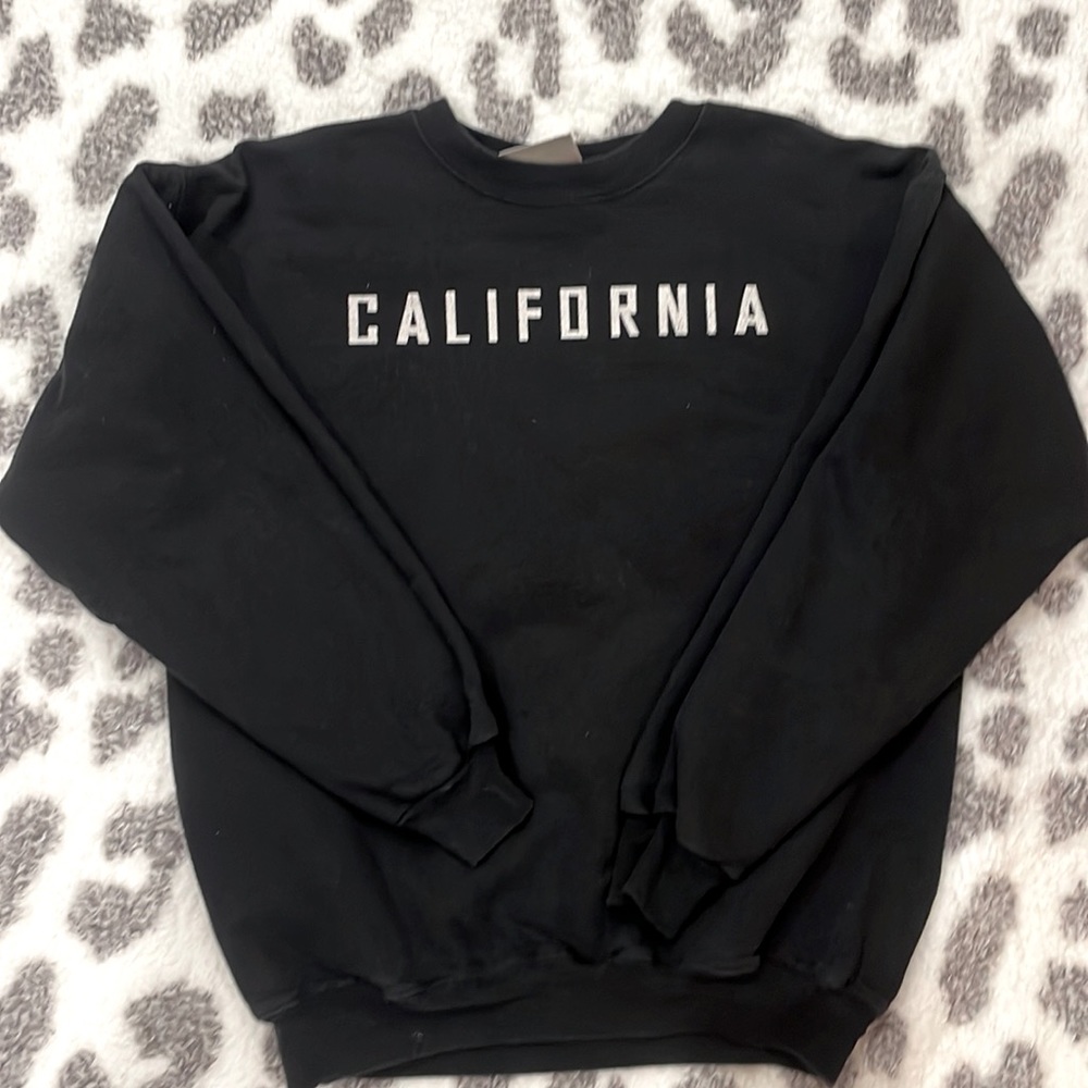 Medium. Black. - Picture 1 of 1